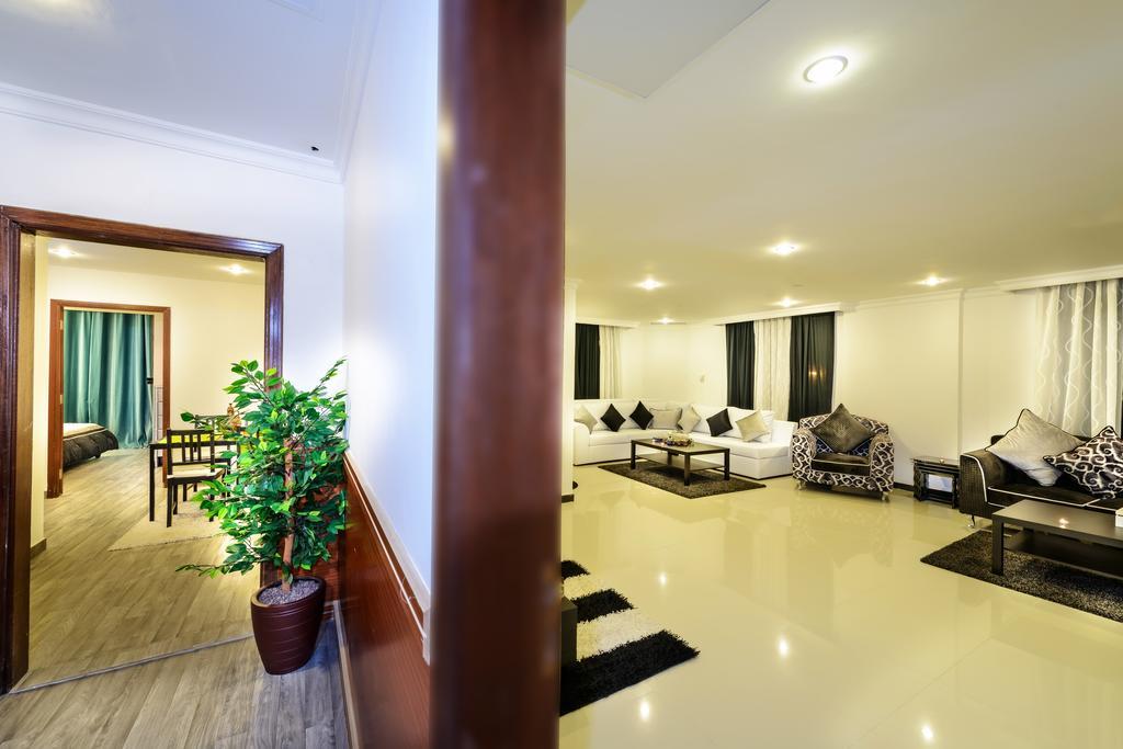 Bravo Royal Hotel Suites Kuwait City Exterior foto