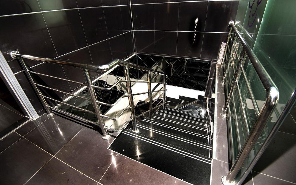 Bravo Royal Hotel Suites Kuwait City Exterior foto