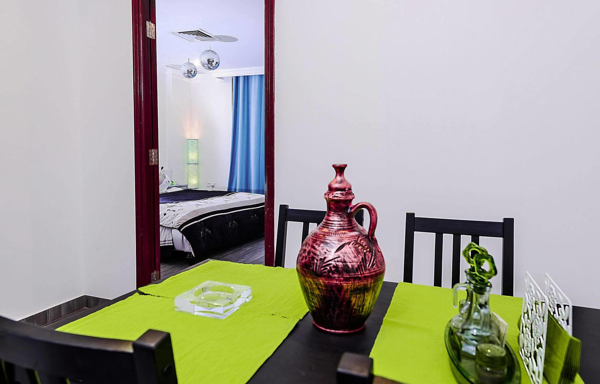 Bravo Royal Hotel Suites Kuwait City Exterior foto