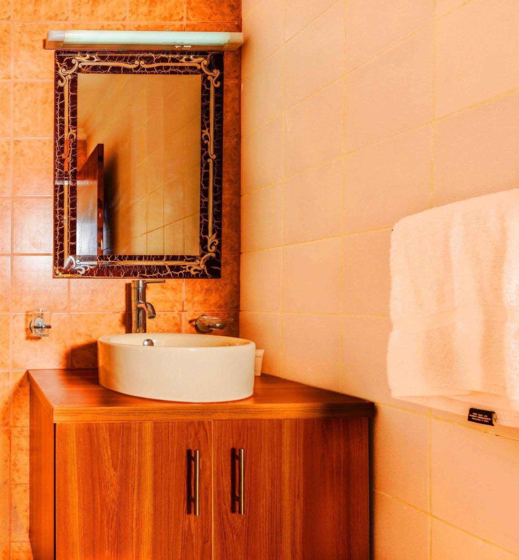 Bravo Royal Hotel Suites Kuwait City Exterior foto