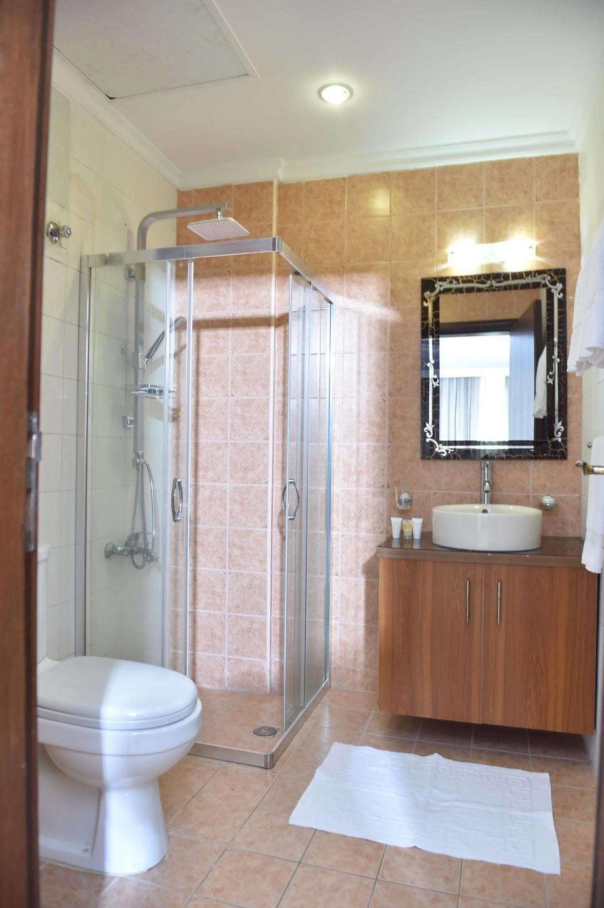 Bravo Royal Hotel Suites Kuwait City Exterior foto