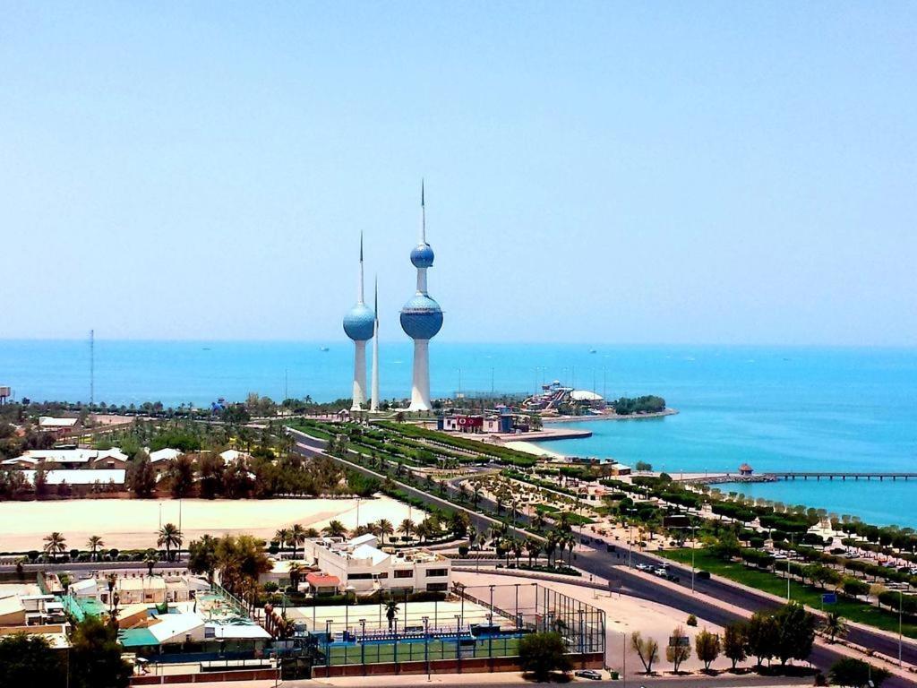 Bravo Royal Hotel Suites Kuwait City Exterior foto
